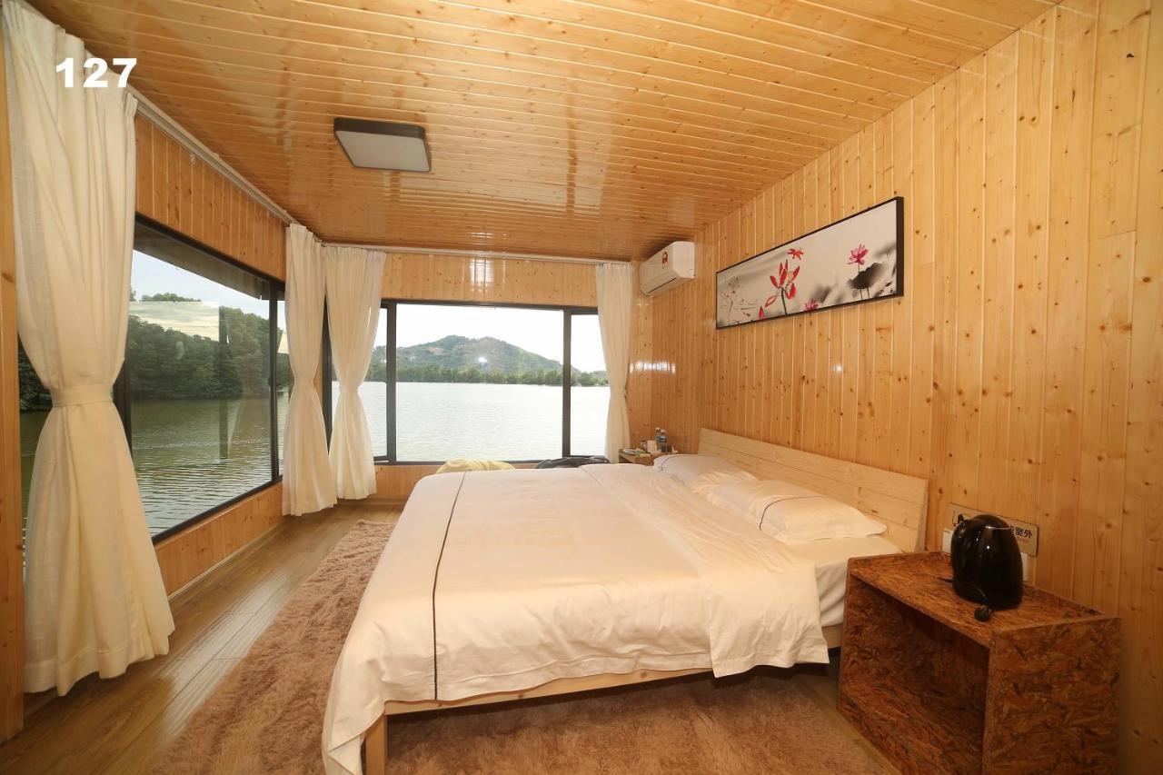 Gayang Friendly Water House Homestay Kota Kinabalu Exterior photo